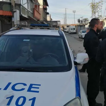 Нелегално радио, наркотици и 10 арестувани при полицейска акция в Сливенско