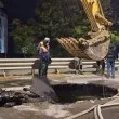 ВиК авария причини пропадане на път във Варна СНИМКИ