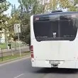 Затисната с врата и "замерена" с билет: Пловдивчанка разказа за неприятна случка в рейс