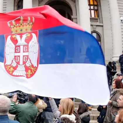 Шефът на сръбската обществена телевизия подаде оставка