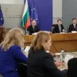 Радев: Цените на тока за бита и парното няма да бъдат повишавани