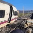 &bdquo;Видях загинали": Проговори оцеляла от ужасната влакова катастрофа с десетки жертви