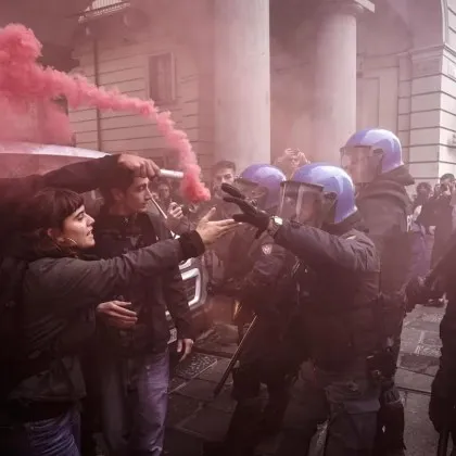 Напрежението в Италия не стихва: стачки, протести и засилена военна охрана СНИМКИ