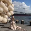 Булка едва не "отлетя" по време на сватбена фотосесия ВИДЕО
