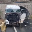 Пловдивски камион катастрофира в тунел в Румъния СНИМКИ