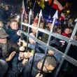 Варшава в хаос: президентът влезе в Конституционния съд, свиква спешни консултации