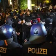 Младежките протести в Германия излизат извън контрол