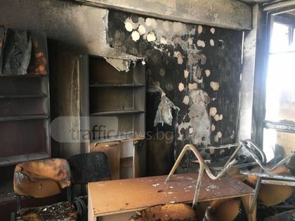 Сажди, пепел и стъкла след пожара в болницата в Пловдив! Но хората са невредими! СНИМКИ