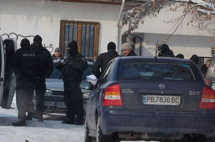 ГДБОП спипа бивш общински съветник с 20 грама кока в известна кръчма в Кючук Париж! Ченгетата тарашили и сервиз в квартала