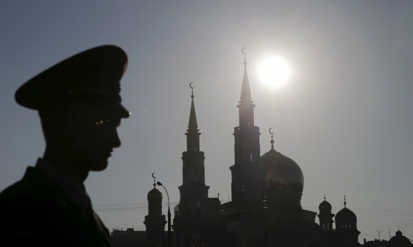 Русия затяга сигурността, иска трибунал за екстремисти
