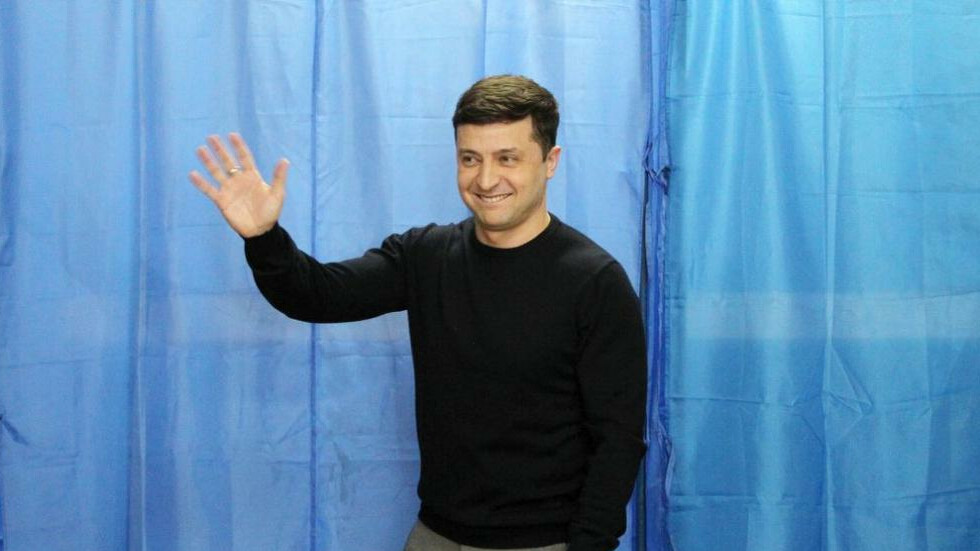 Володимир Зеленски печели първия тур на президентските избори в Украйна