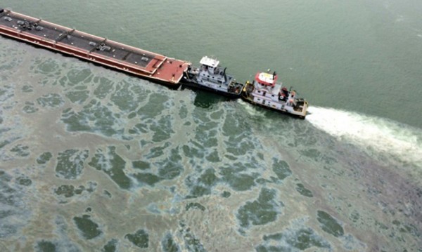 50-километров нефтен разлив в Северно море