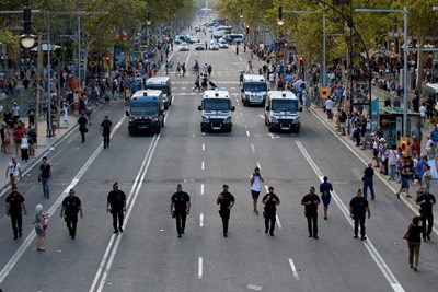 Около 500 000 се включиха в шествието в Барселона за отхвърляне на тероризма