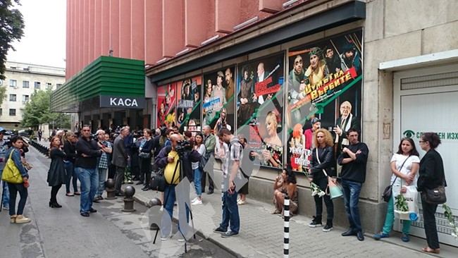 Започна поклонението пред Никола Анастасов