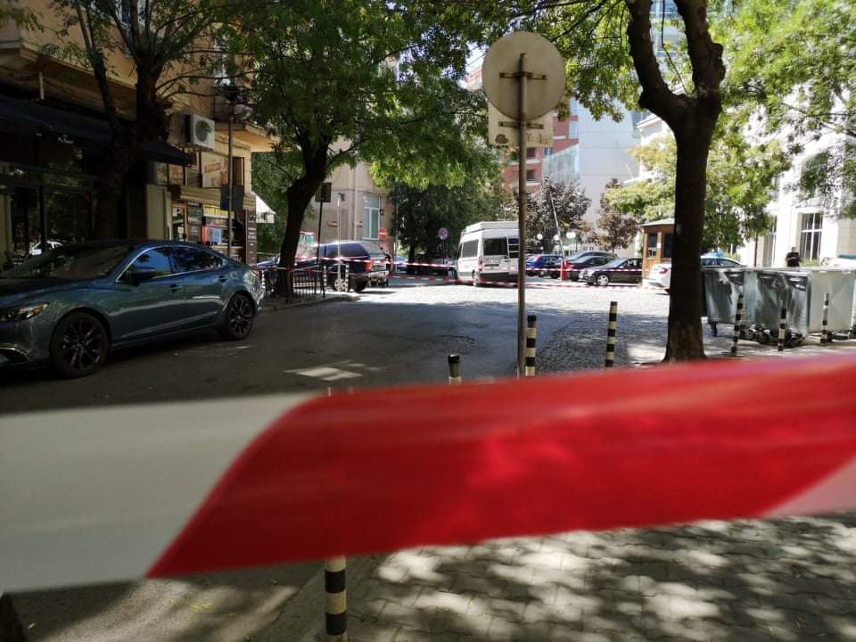 Цялото БНТ изпълни софийските улици след заплаха за терористичен акт