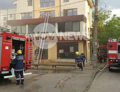 Мълния подпали сграда в Хасково