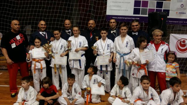 АСКК Тракия с 13 медала при децата
