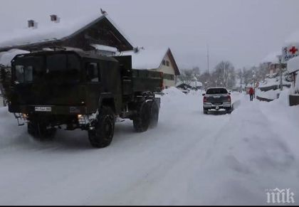 Армията се включи в почистването на снега в Бавария