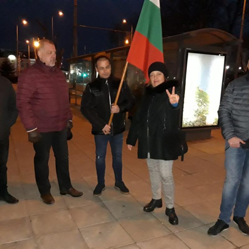 Бургас: В града се проведе символичен протест срещу промените в Изборния кодекс, които се гласуват в Народното събрание