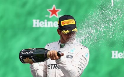 Хамилтън: Шансовете за титлата са илюзорни, но не съм се предал