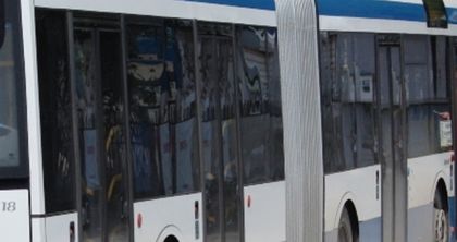 Шестима пострадаха в автобус във Варна заради отнето предимство