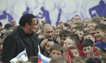 Новата роля на Стивън Сегал: Представител на Русия в САЩ