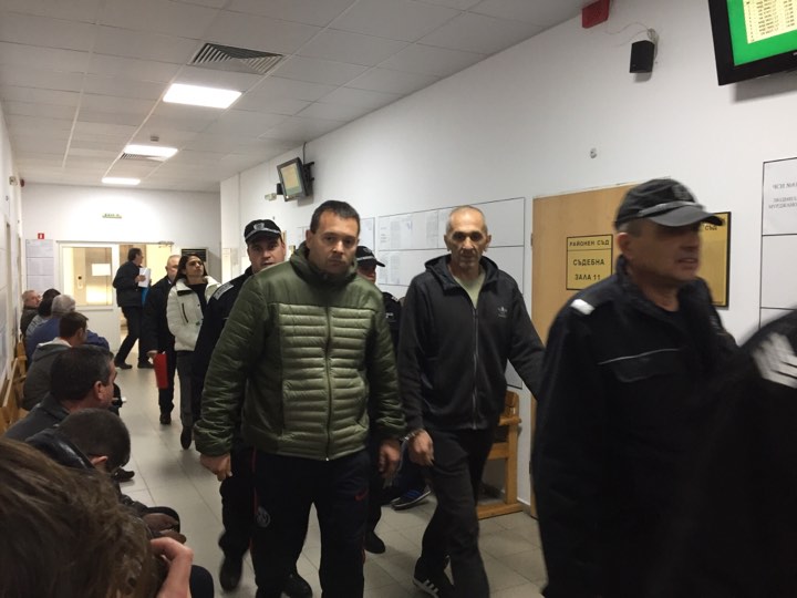 Ето ги обвинените в палежа на колата на шефа на пловдивския затвор ПЪРВИ СНИМКИ