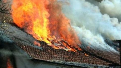 Огнената стихия в Караджалово предизвикана от късо съединение