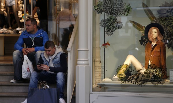 Fast Fashion: Дрехи като презервативи – нахлузваш веднъж и хвърляш!
