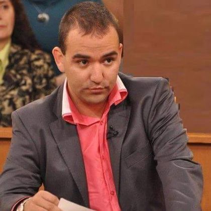 Слави да инициира подписка за свикване на ВНС, вместо да иска КС да 