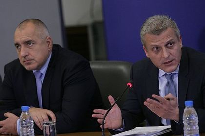 ИСТИНАТА ЗА „БЕЗОПАСНАТА” EUVAX НА Д-РА ВИ МОСКОВ. НЕВЕРОЯТНА ОТРОВА ЗА ДЕЦАТА НИ!
