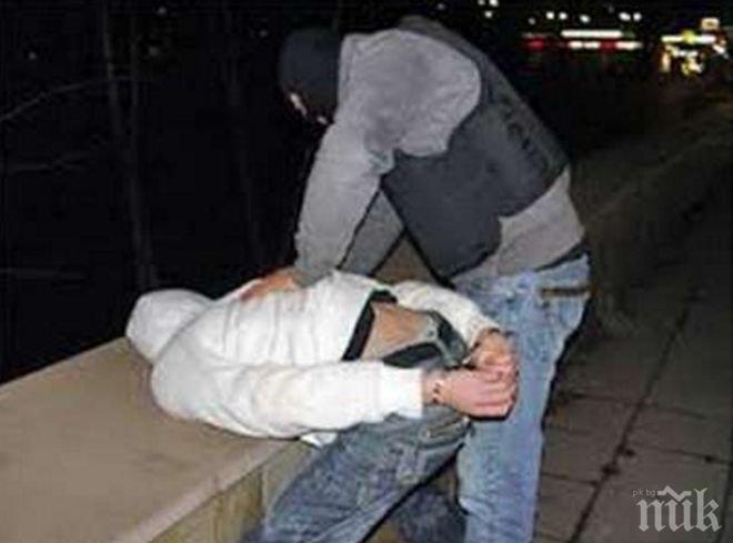 Зрелищен арест в Бургас! Дилър хвърля пакети с пико, за да се спаси от ченгетата
