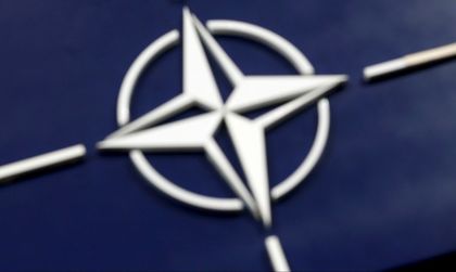 НАТО: Изправени сме пред възраждаща се, агресивна Русия