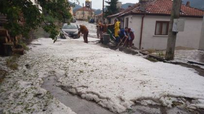 Градушка и порои в Смолянско, реколтата е унищожена