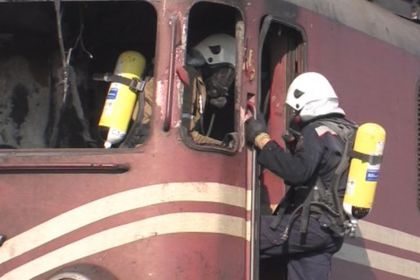 Локомотив горя на гарата в Харманли