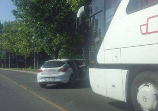 Екшън в Бургас! Полиция спря междуградски автобус, изкараха пътник с белезници