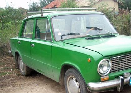Куриоз! 90-годишен с ВАЗ завлече бастуна на 72-годишен пешеходец и го прати в болница