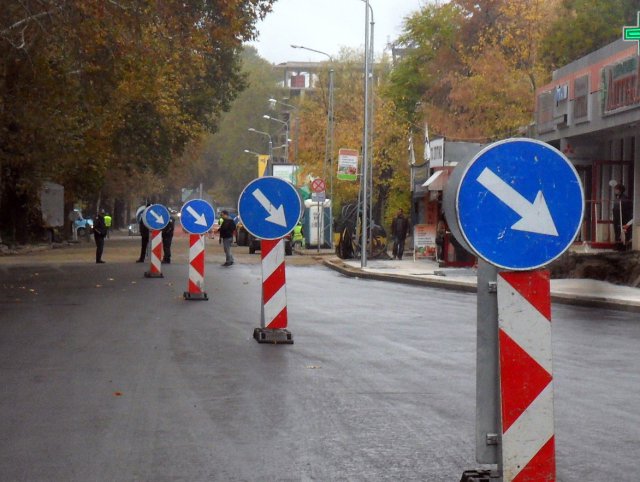 От днес отварят бул. 