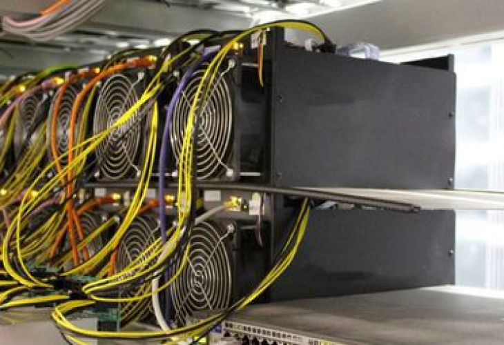 Зрелищни арести в Русенско заради открадната ферма за биткойни