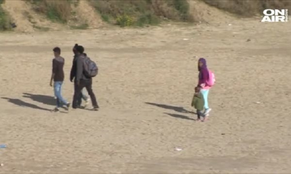 Пристигнаха първите деца бежанци от Кале във Великобритания