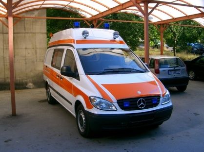 Подивели роми нападнаха Спешна помощ в Калояново