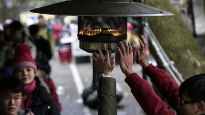 Невиждан от 40 години студ в Тайван взе десетки жертви