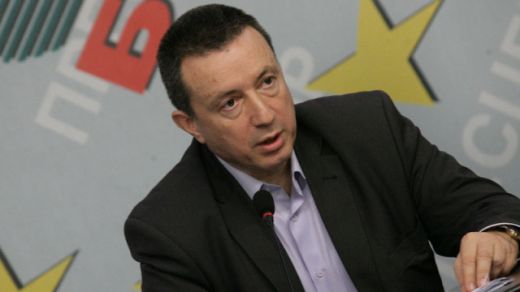 Депутатите се хванаха за гушите за задължителното гласуване