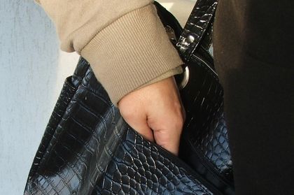 Джебчийки крадат пари, документи и карти