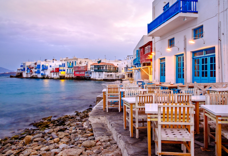 Жив капан! Няма да повярвате за какво платиха 800 евро туристи на Миконос (СНИМКА)
