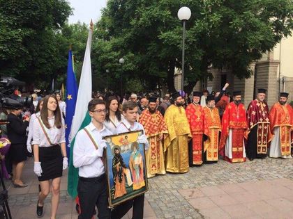 Стартираха тържествата по повод Деня на българската просвета и култура и на славянската писменост (СНИМКИ/ВИДЕО)