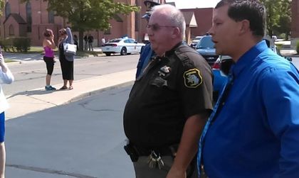 Пак стрелба в САЩ, арестант застреля двама пристави