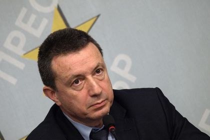 ЧЕРВЕН БОЙКОТ! Янаки Стоилов срази Нинова: Нека пусне стенограма от пленума, председателят на партията предизвиква разделение