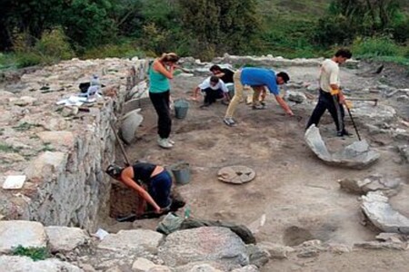 Откриха човешки скелети при разкопки край Асеновград