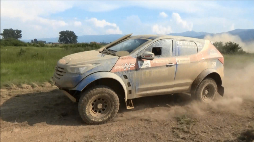 Hyundai off-road racing team приключи участието си в Гърция